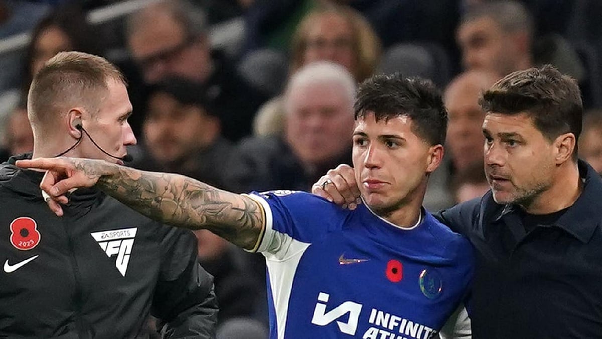 File photo of Chelsea’s Enzo Fernandez getting instructions from manager Mauricio Pochettino during a Premier League match at the Tottenham Hotspur Stadium, London. 