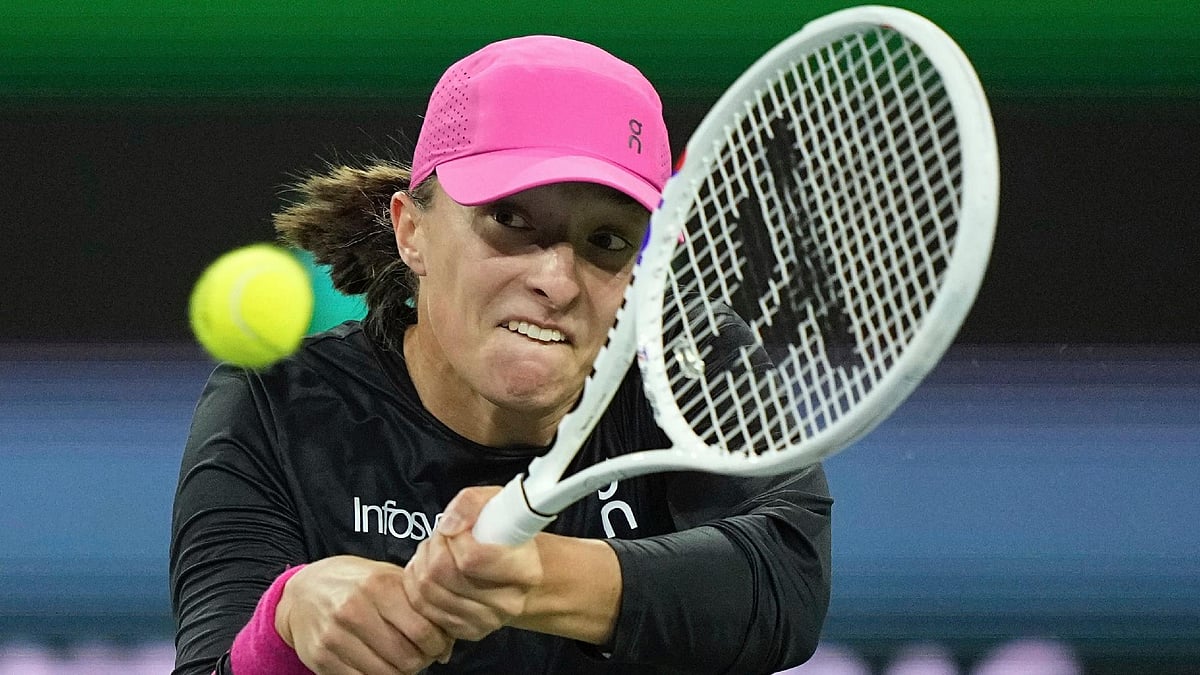 Iga Swiatek is safely through to the Madrid Open last 16.