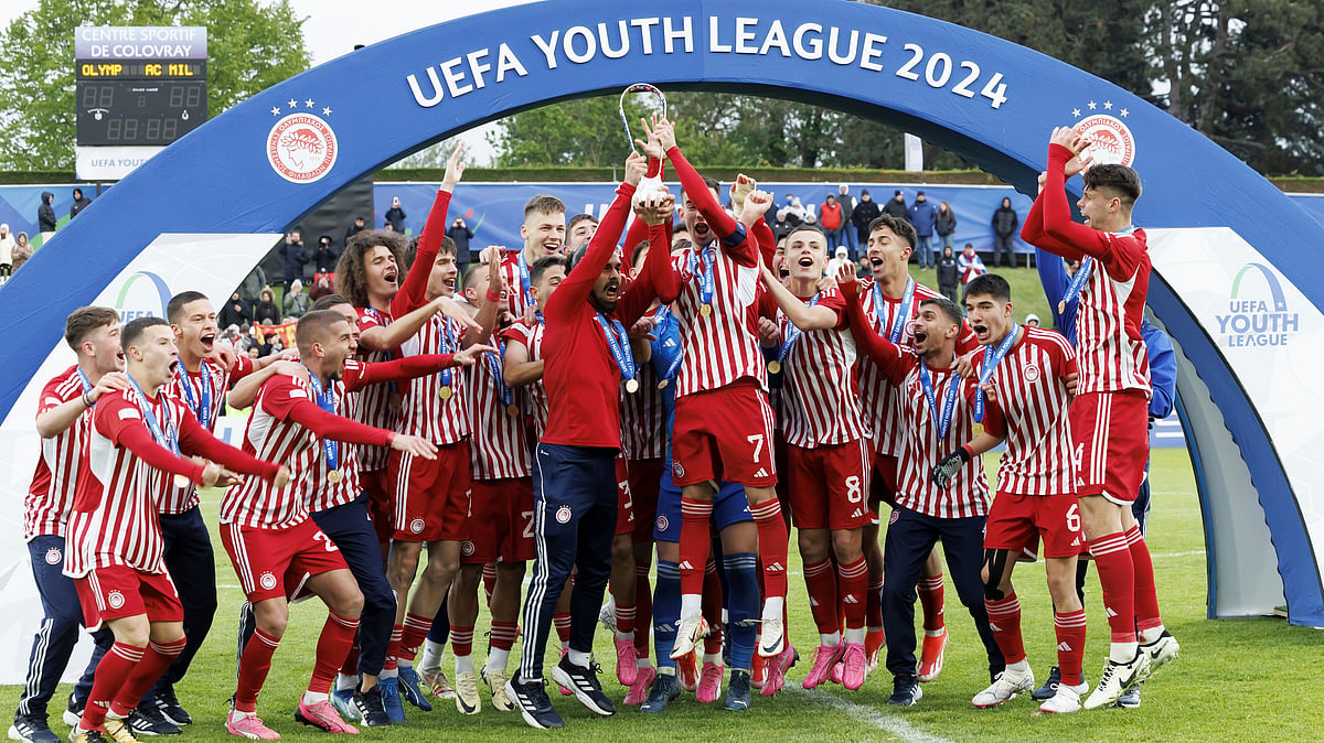 AP : Olympiacos beat AC Milan in the UEFA Youth League Final.