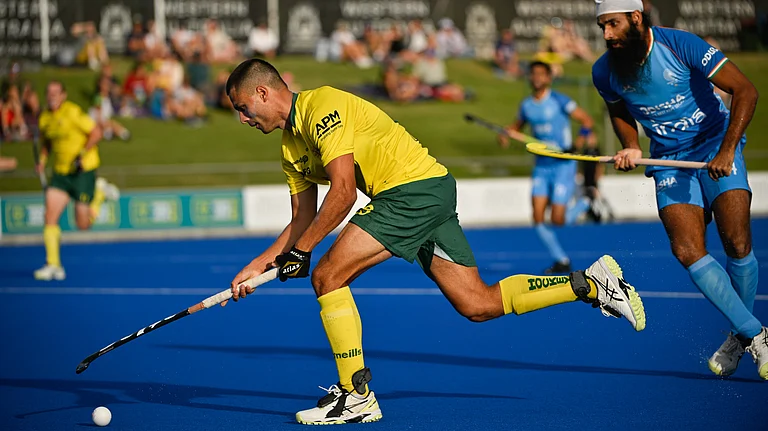 Despite India's efforts, it was Australia that seized an early advantage in the match. - Johan Schmidt