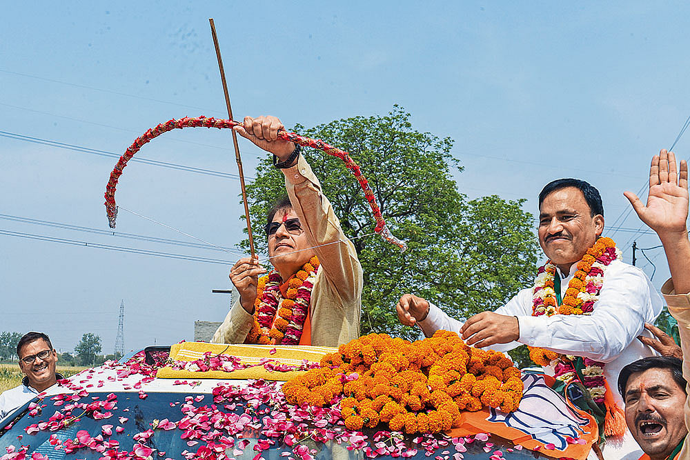 Photo: Vikram Sharma : Govil campaigning 
in Hapur