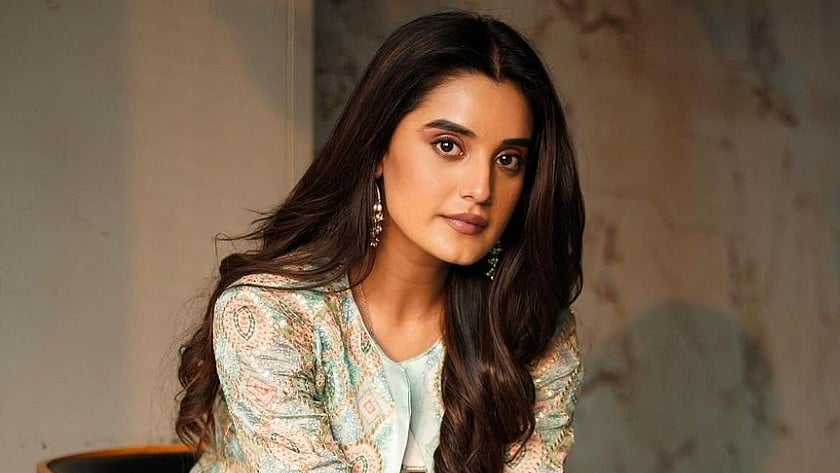 Instagram : Ayushi Khurana