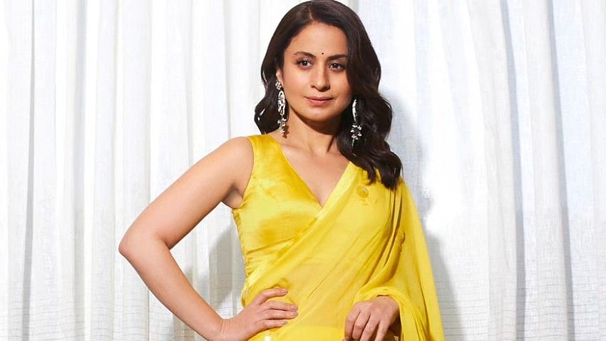 Instagram : Rasika Dugal