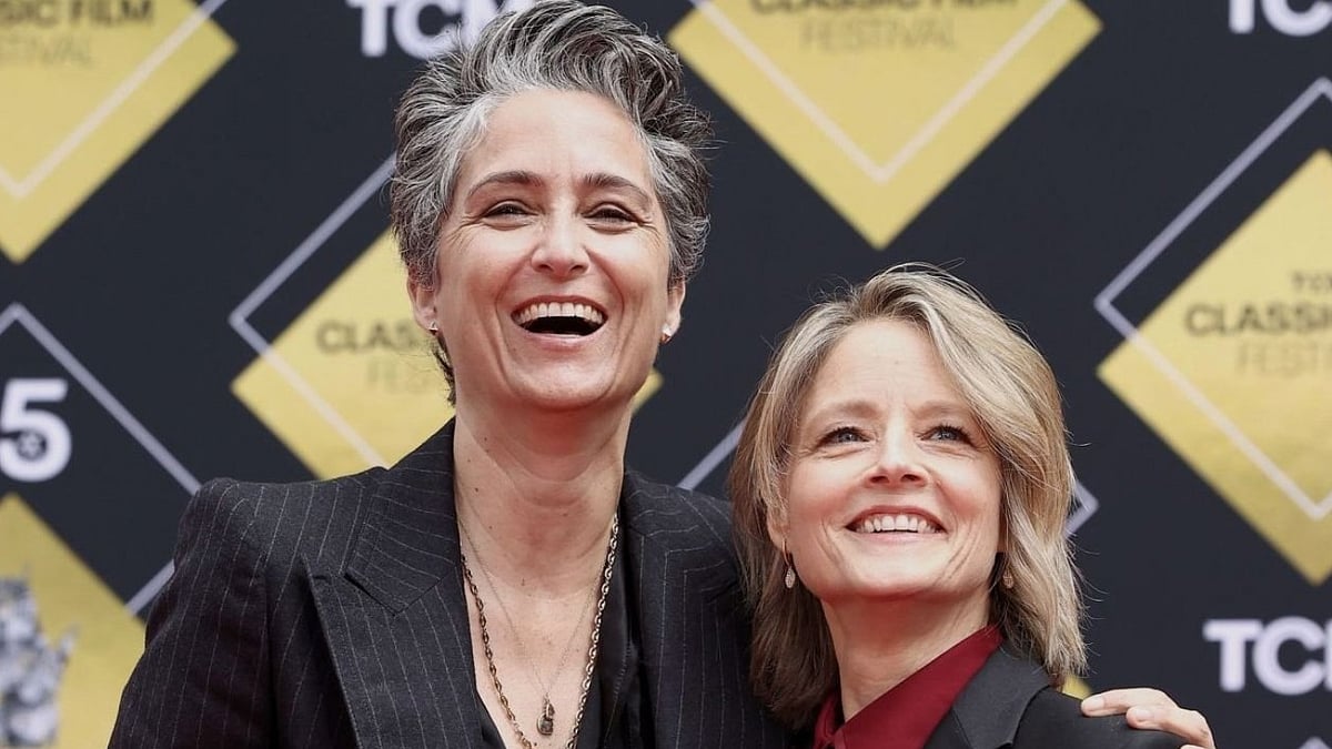 X : Jodie Foster, Alexandra Hedison