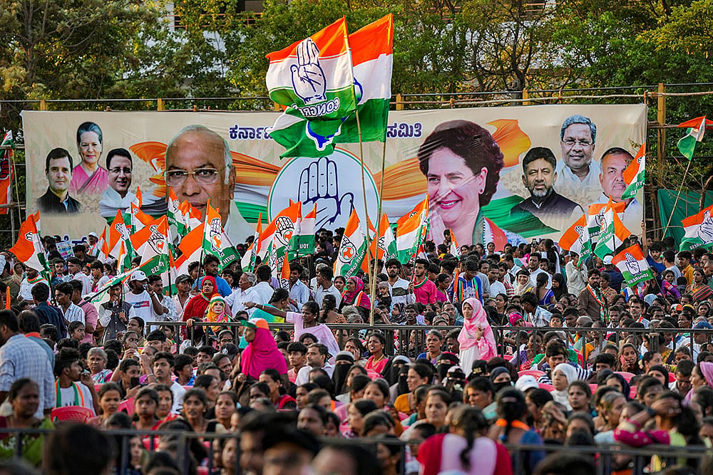Photo: PTI/Shailendra Bhojak : Campaign for LS Polls