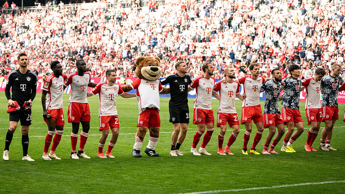 FC Bayern Munich players thanks fans for their support to the team in the 2023-24 Bundesliga campaign.  - X | FC Bayer Munich 