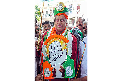 Shashi Tharoor campaigns for LS polls