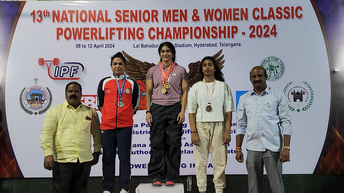 SAI : Ekta Vishnoi, second from left.