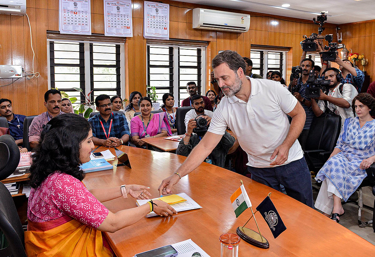 - : Rahul Gandhi filed his nomination for Wayanad LS seat.