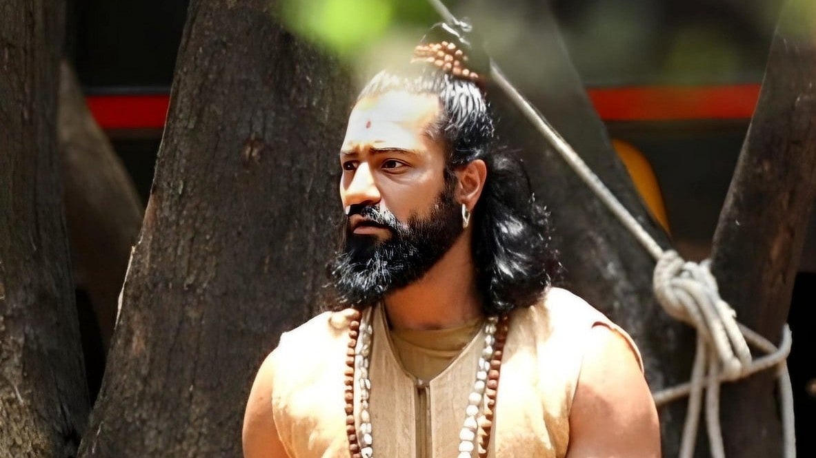 X : Vicky Kaushal in leaked pictures from 'Chhava' sets