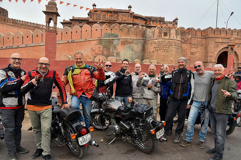 Italian nationals bike expedition