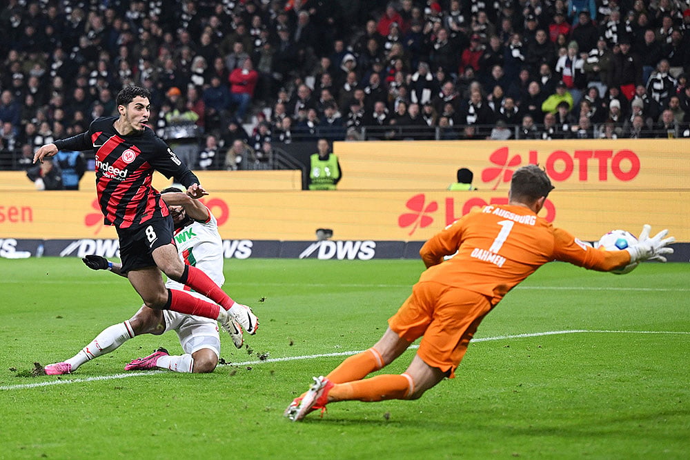 Photo: Arne Dedert/DPA via AP : Bundesliga: Eintracht Frankfurt vs FC Augsburg