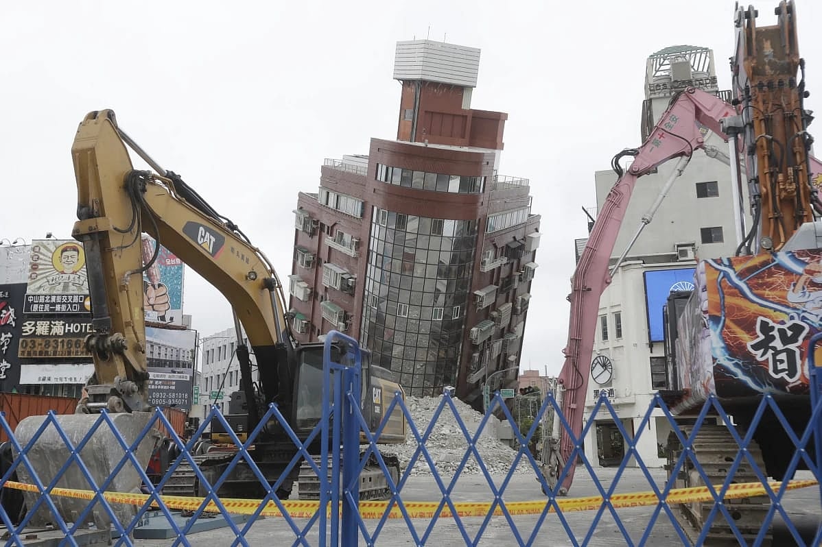 AP : Rescue teams begin searching for a family of five in earthquake-hit Taiwan 