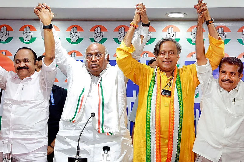 Shashi Tharoor congress