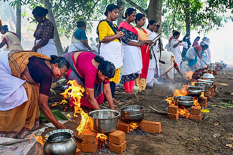 Devotees offer Pongala in Trivandrum