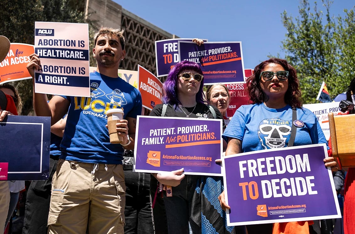 Getty Images : Arizona House Votes To Repeal 1864 Abortion Ban