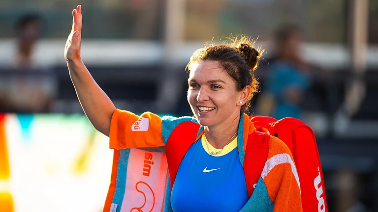 Simona Halep in the court at the Miami Open. - X/@Simona_Halep