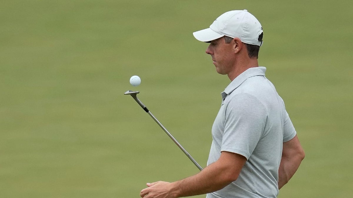  Ashley Landis/AP : Mixed emotions for Rory McIlroy after opening 71 at Masters.