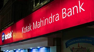 Instagram : Kotak Mahindra Bank
