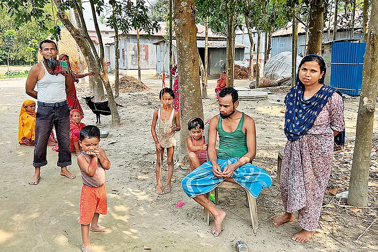 In Agony: The family of Hamidul Miya, one of the four youths who were allegedly killed in CISF firing in Sitalkuchi during the 2021 West Bengal assembly elections - Photos: Agnideb Bandyopadhyay