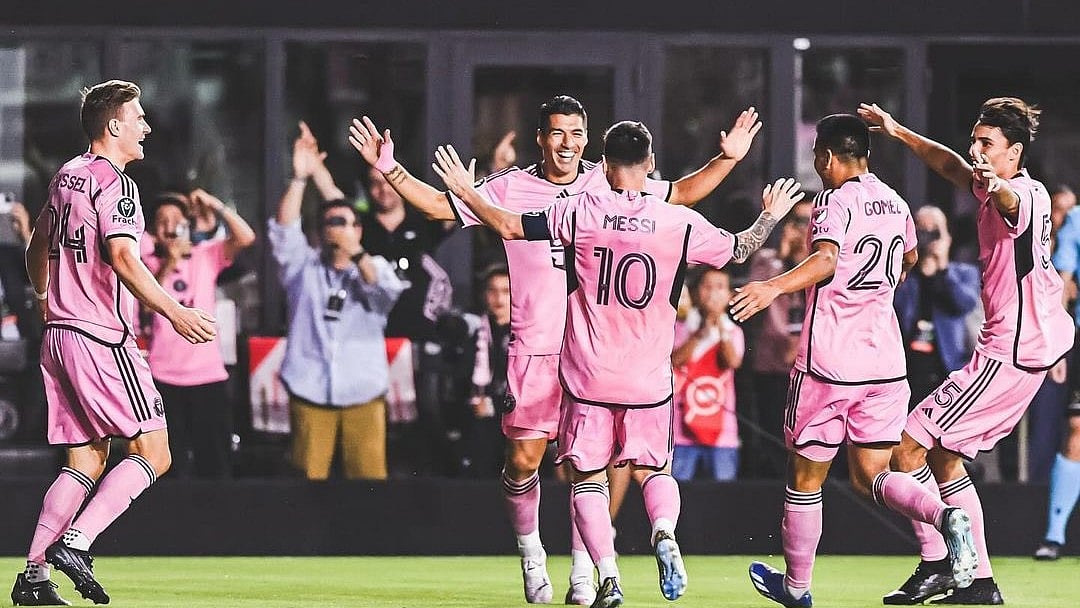 Lionel Messi celebrating with his Inter Miami teammates. - Photo: X/ @kweFCBMiam