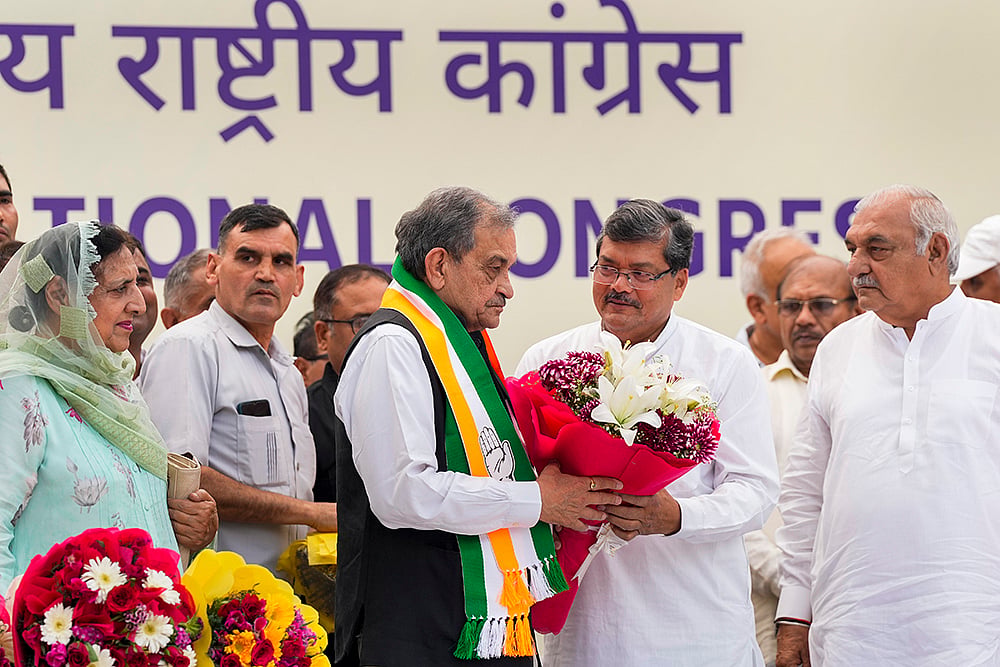 Birender Singh joins Congress
