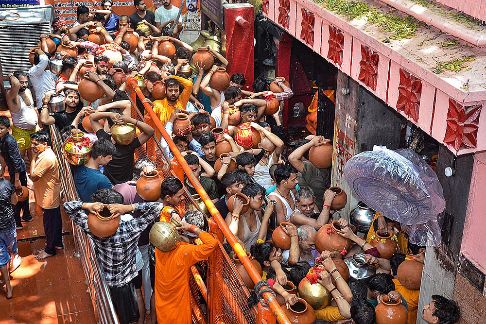 Devotees at Vindhyachal Dham