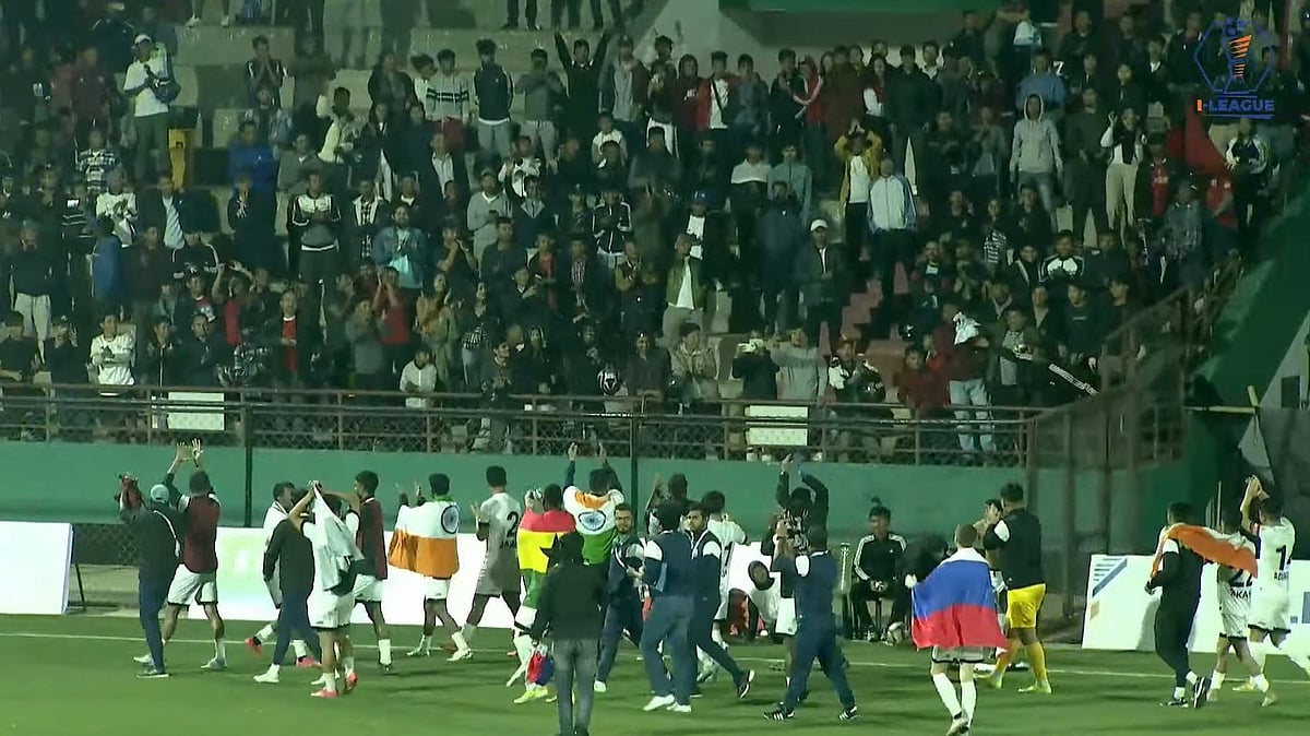 Photo: X/ @CarefreeGKFC : Mohammedan Sporting Club players thanked fans and supporters after winning the maiden I-League title.