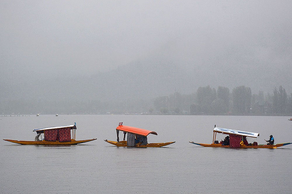 Weather: Rains in Srinagar