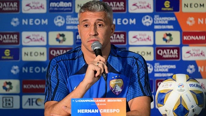 X/alainfcae_en : Al Ain head coach, Hernan Crespo.