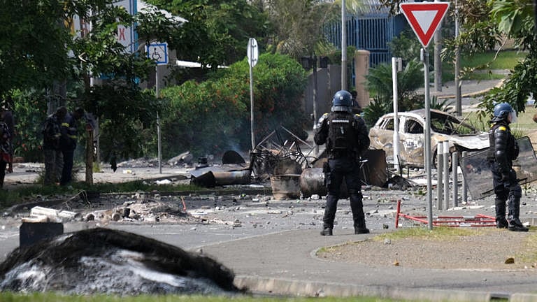 X/ @PolitsturmInter : Violence-hit New Caledonia |