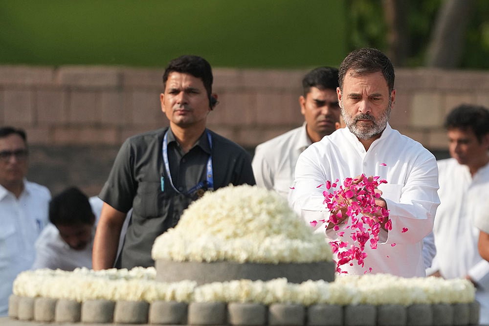 Rajiv Gandhis death anniversary