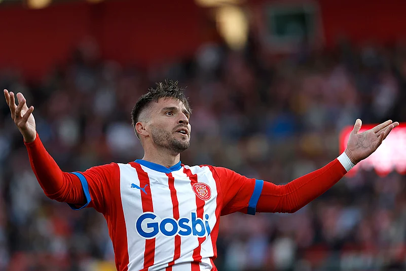 Gironas Portu celebrates