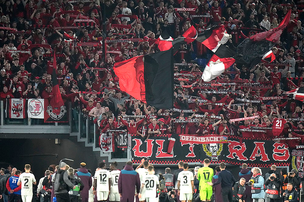 Bayer Leverkusen fans celebrate Teams victory