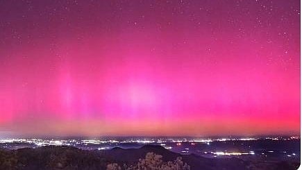 X/@VishalVerma_9 : Northern lights captured in Spain |