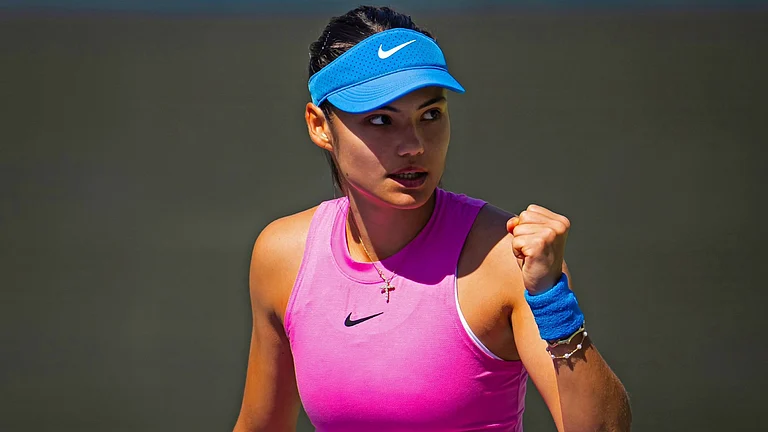 Emma Raducanu withdraws from French Open. - EmmaRaducanu/X