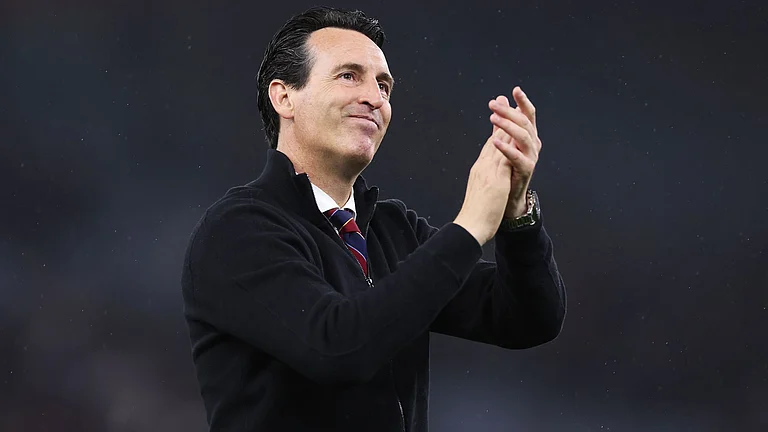 Emery saluted his Aston Villa side. - null