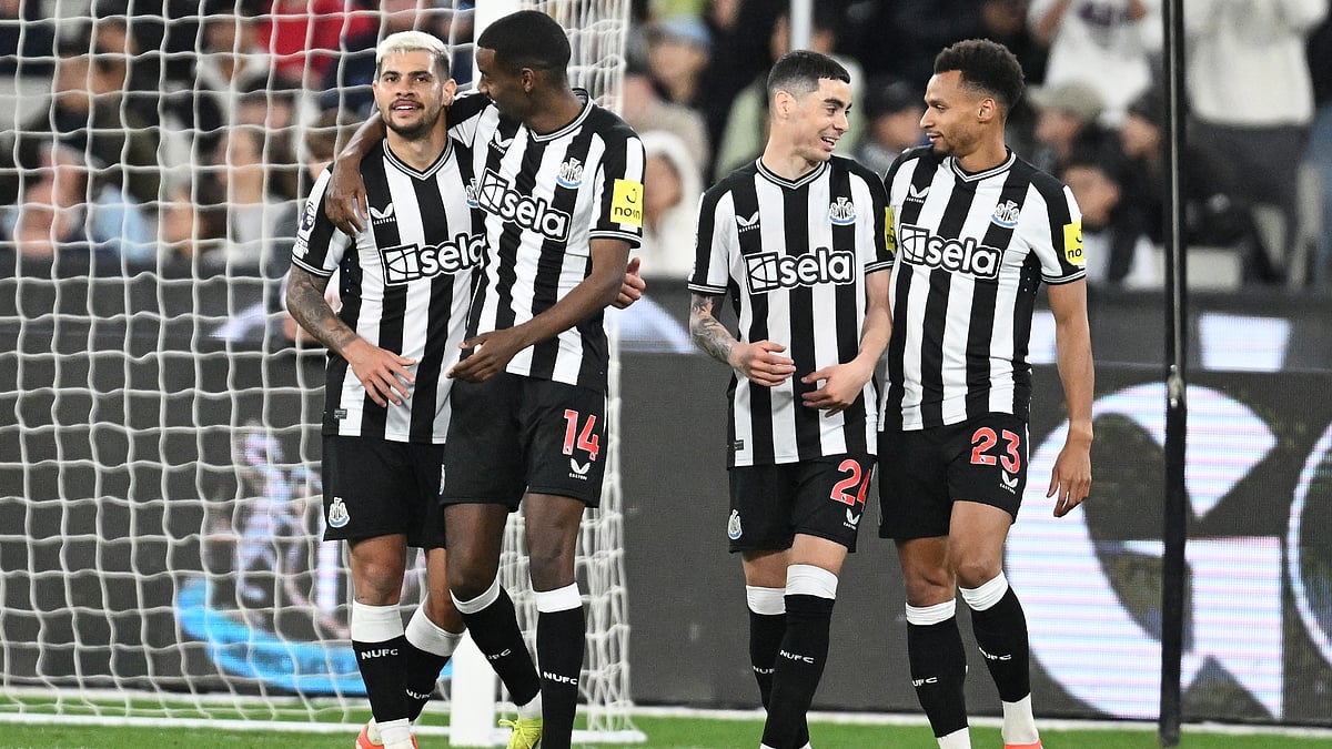 Newcastle United beat Tottenham in Melbourne.