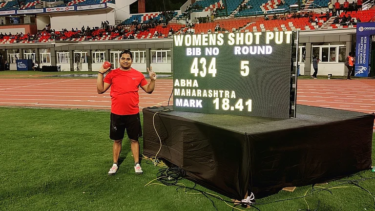 Abha Khatua posing for a photo after setting a new national record in women's shot put on Monday. - Photo: X/ @nnis_sports