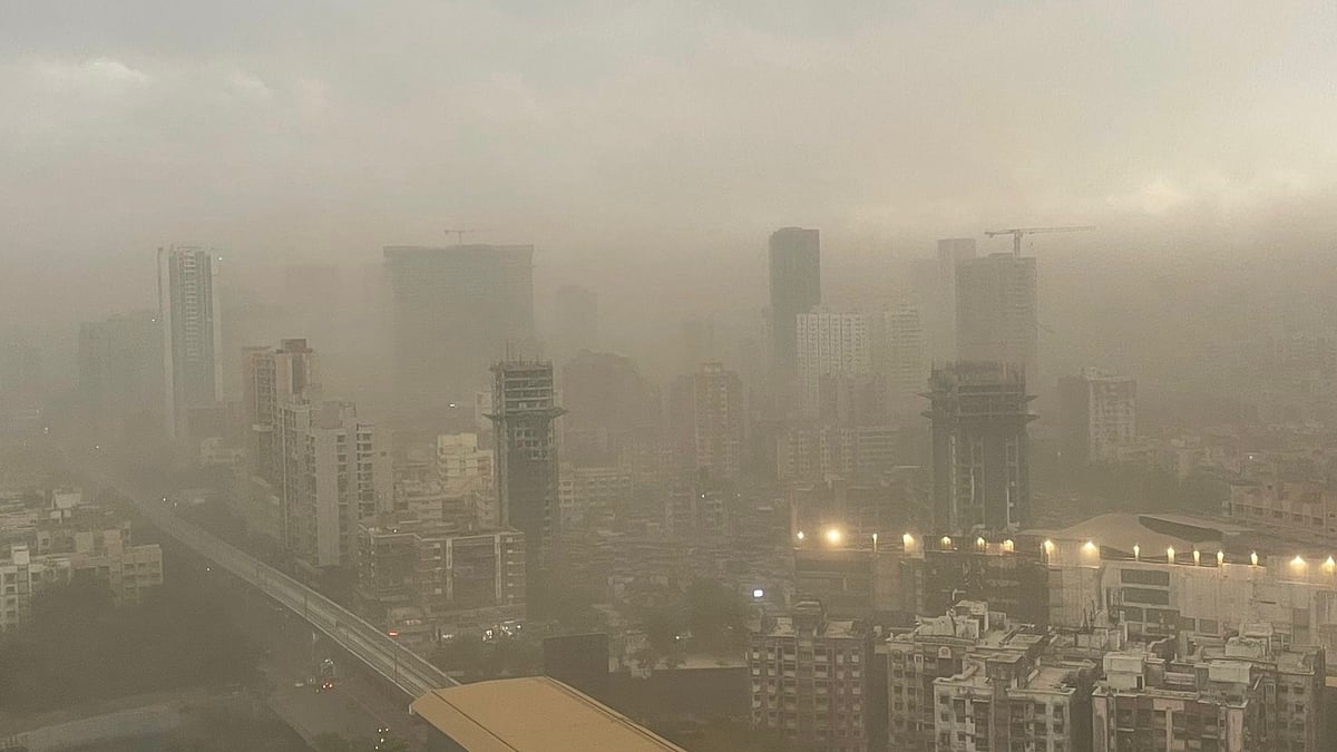 X  : Dust storm in Mumbai |