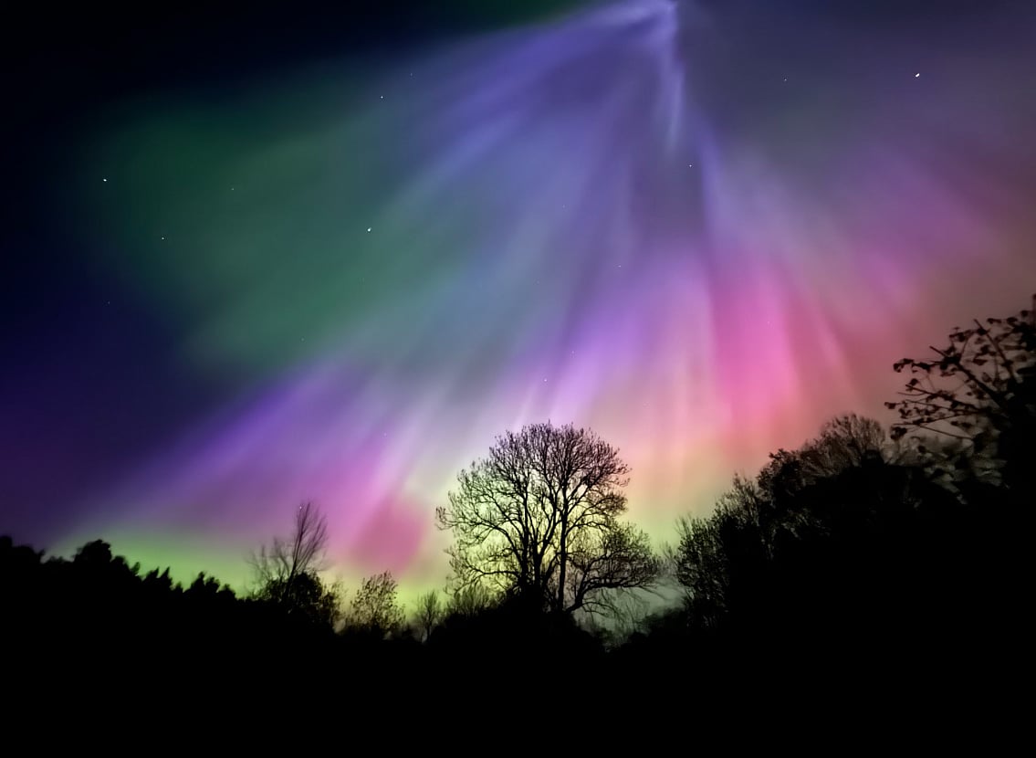X : Aurora Display 2024