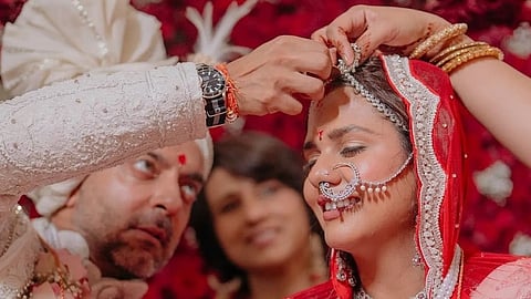 Dalljiet Kaur and Nikhil Patel's wedding pic