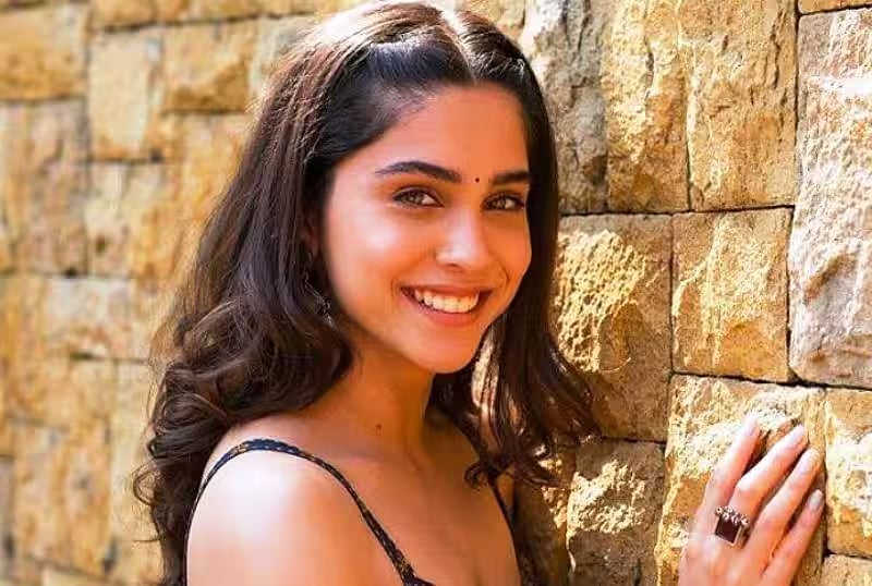 Instagram : Sharvari Wagh