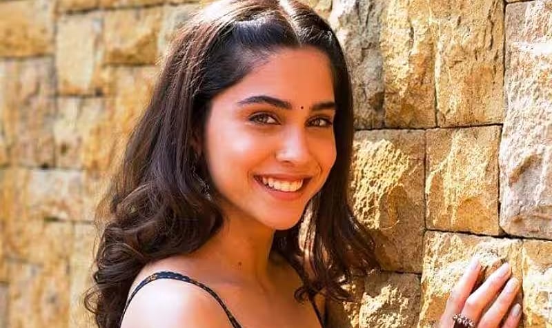 Instagram : Sharvari Wagh