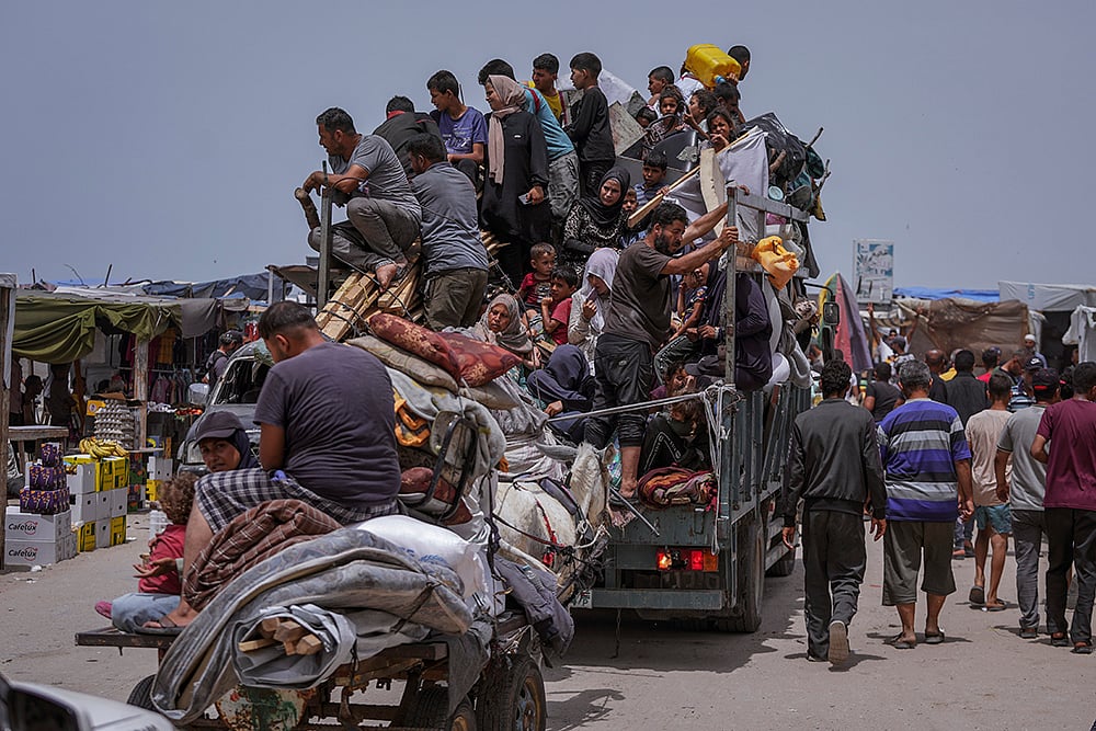 Palestinians flee from Rafah Photo_6