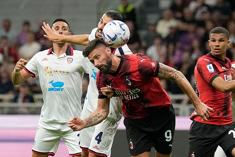 Serie A soccer AC Milan vs Cagliari_photo_8