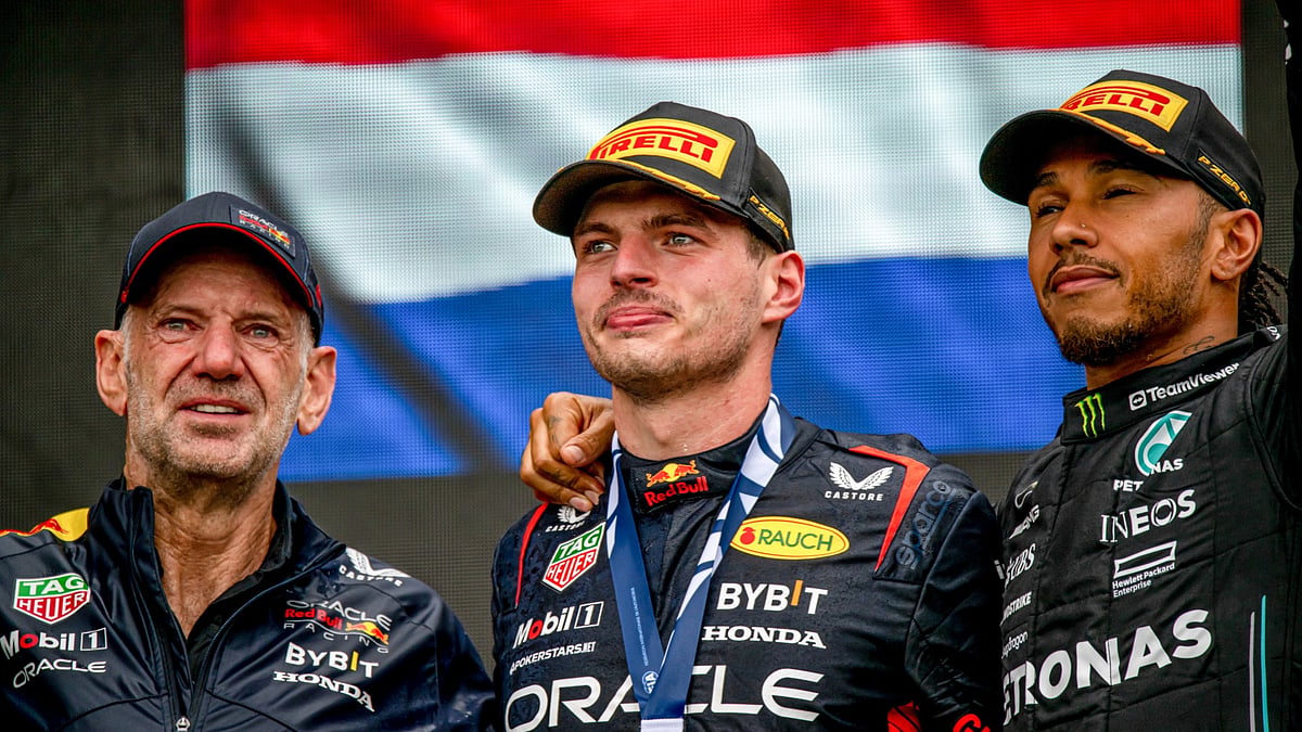 Adrian Newey, Max Verstappen and Lewis Hamilton (from left to right).