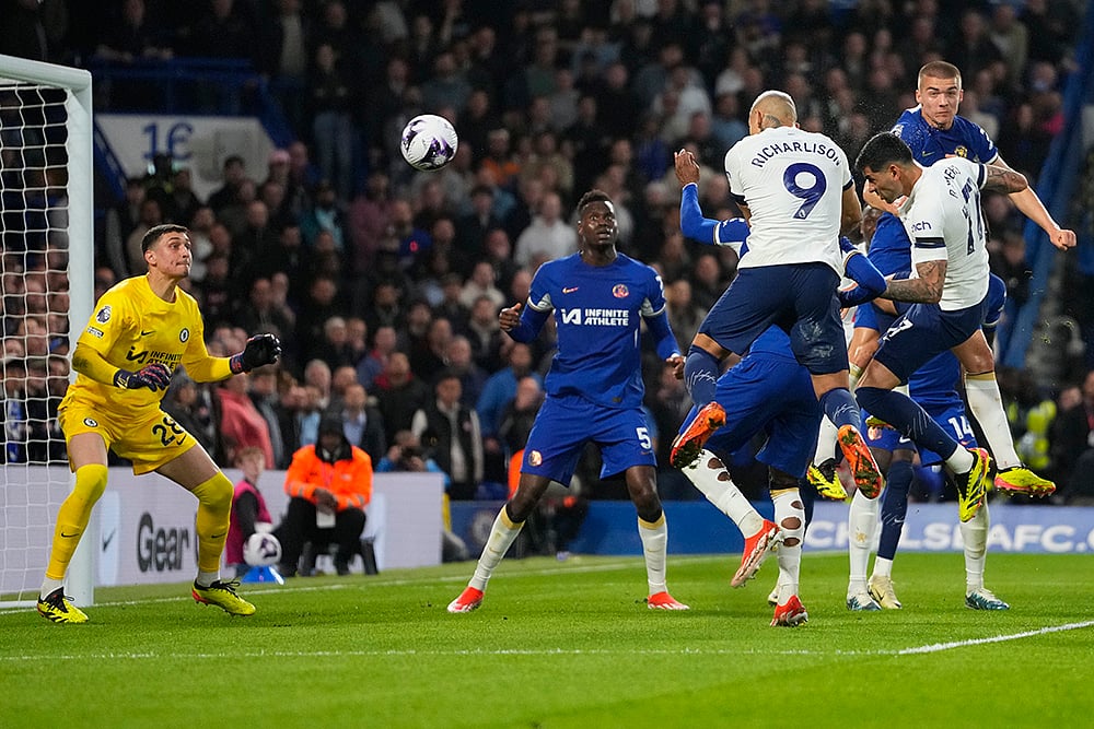Cristian Romero fails to score against Chelsea