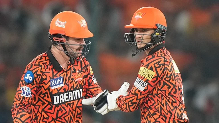 Travis Head and Abhishek Sharma provided fireworks for Sunrisers Hyderabad in chase of 166. - AP