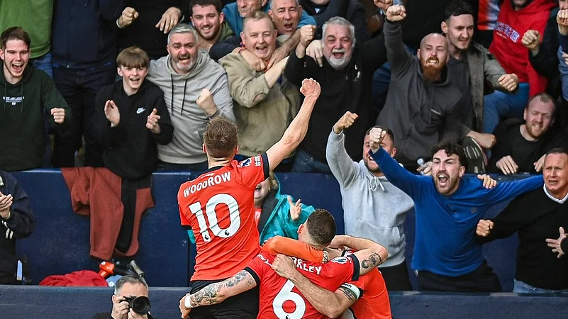 X/@LutonTownFC